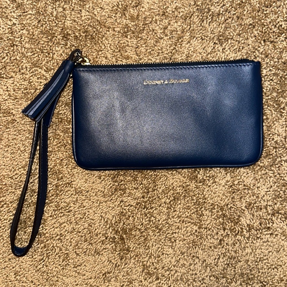 Dooney & Bourke wristlet
